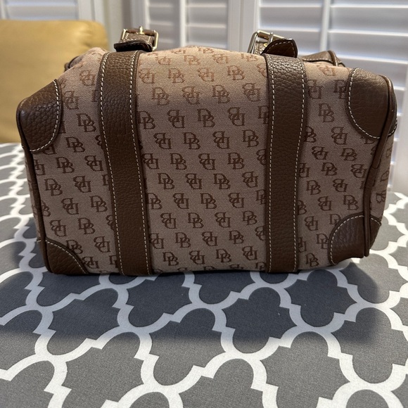 DOONEY & BOURKE Doctors Satchel, Signature Fabric, Pebble Leather Accents 🤎 - Picture 7 of 17